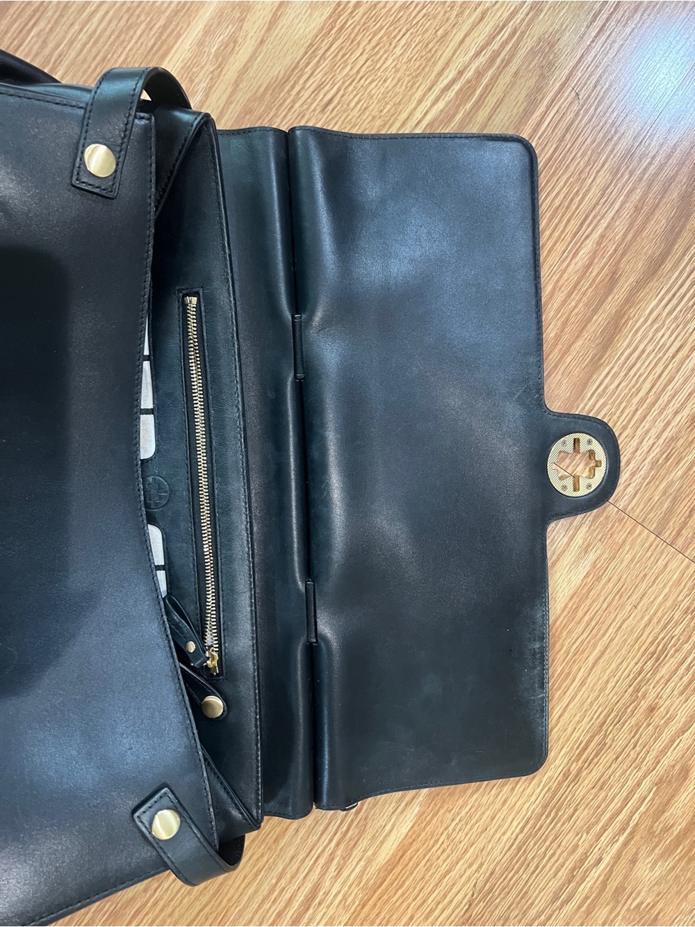 Emma Traveler 39 Classic Black Leather Top-Handle Travel Bag - Picture 4 of 15